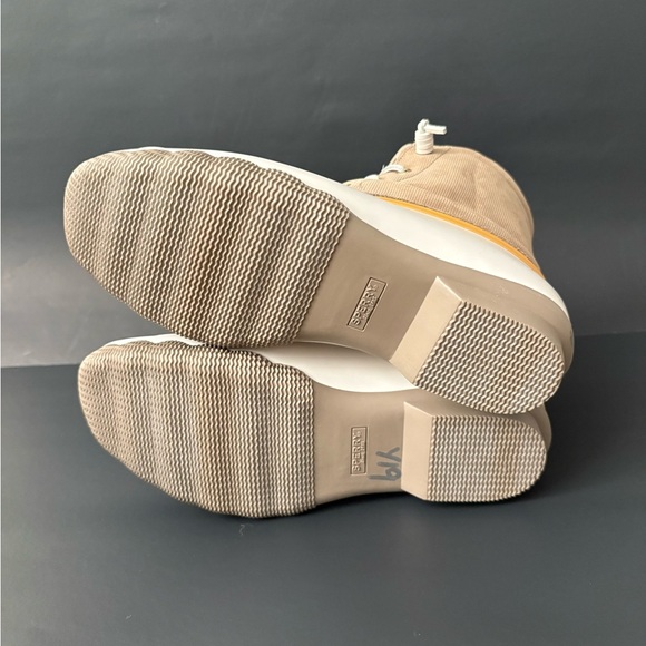 Women’s Sperry Top-SiderTan and Cream Boots - Picture 5 of 9